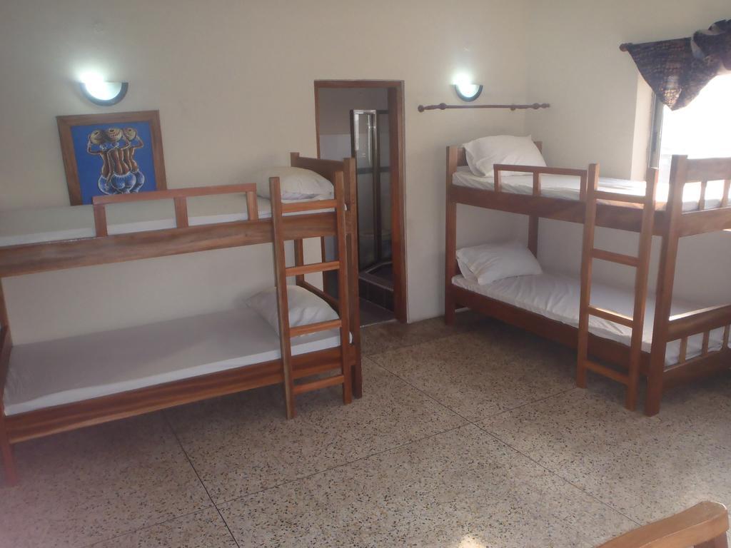 The Sleepy Hippo Hotel Accra Extérieur photo